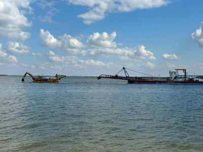 Астанинское водохранилище очистили с помощью земснарядов