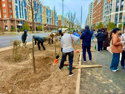 Таза Қазақстан: в Астане проходит масштабный общегородской субботник