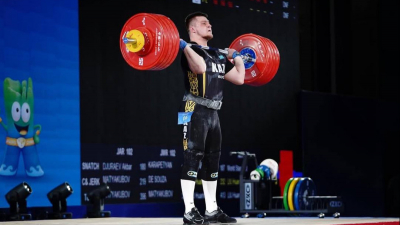 Казахстанский тяжелоатлет Артем Антропов завоевал серебро на чемпионате Азии в Китае