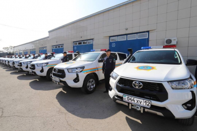 Техника для спасения: пожарные Актау получили 18 новых внедорожников